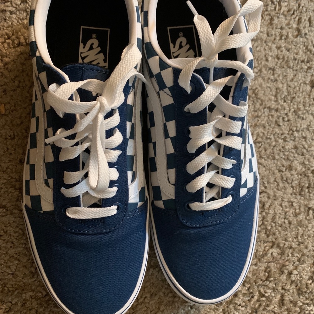 Vans - Picture 1 of 4